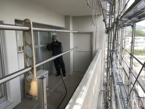 久留米市でマンションの外壁高圧洗浄