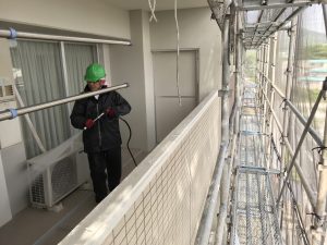 久留米市でマンションの外壁高圧洗浄