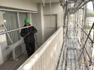 久留米市でマンションの外壁高圧洗浄