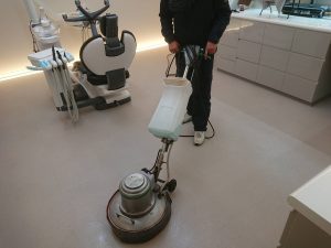 福岡市天神歯科医院清掃